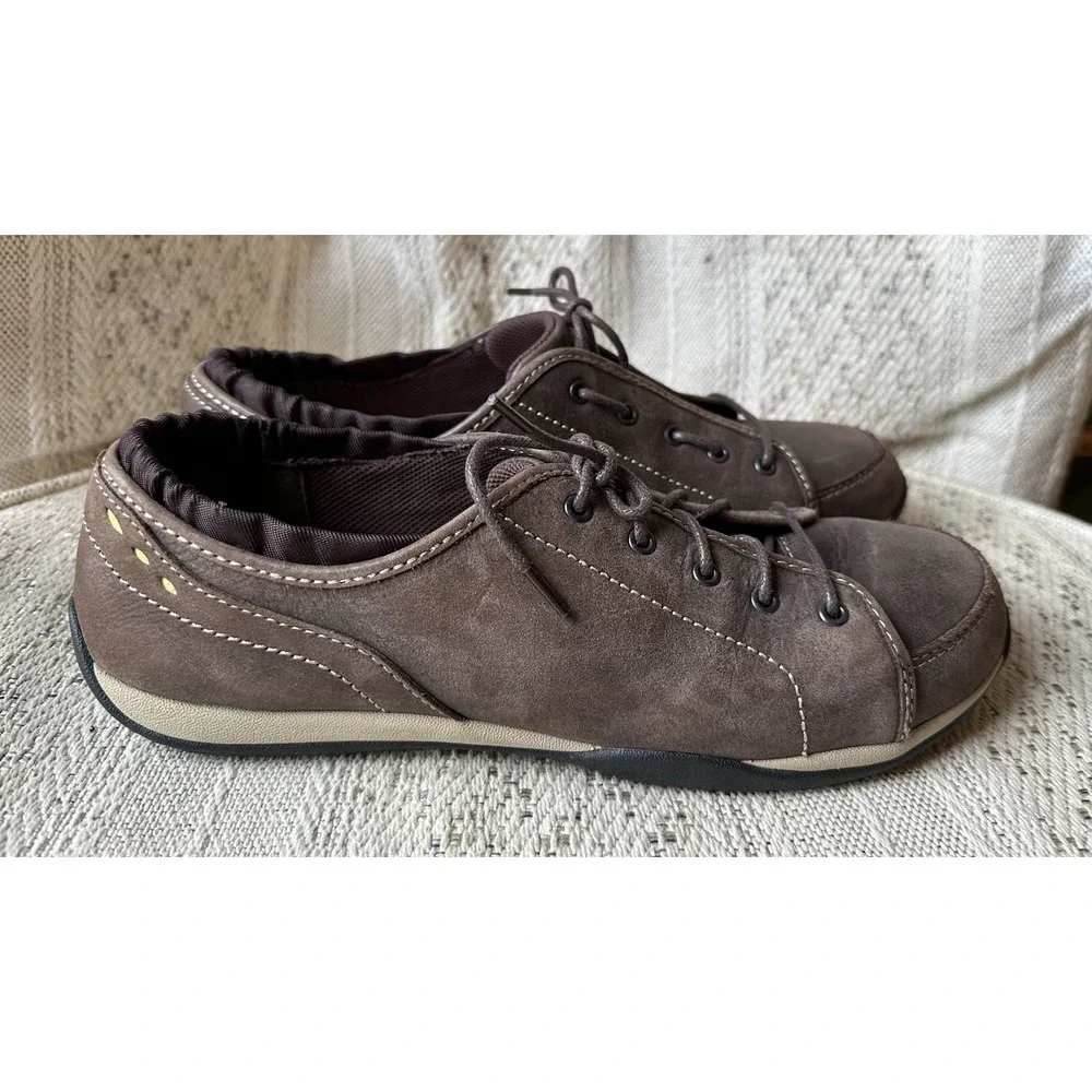 LL Bean Sneaker Womens 9.5 M Brown Leather Shoes Athletic Casual Lace Up Outdoor
